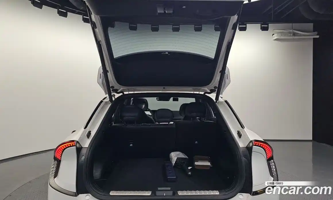 Kia EV6 2023 0.1 Автомат в Москве № 133557, фото 11