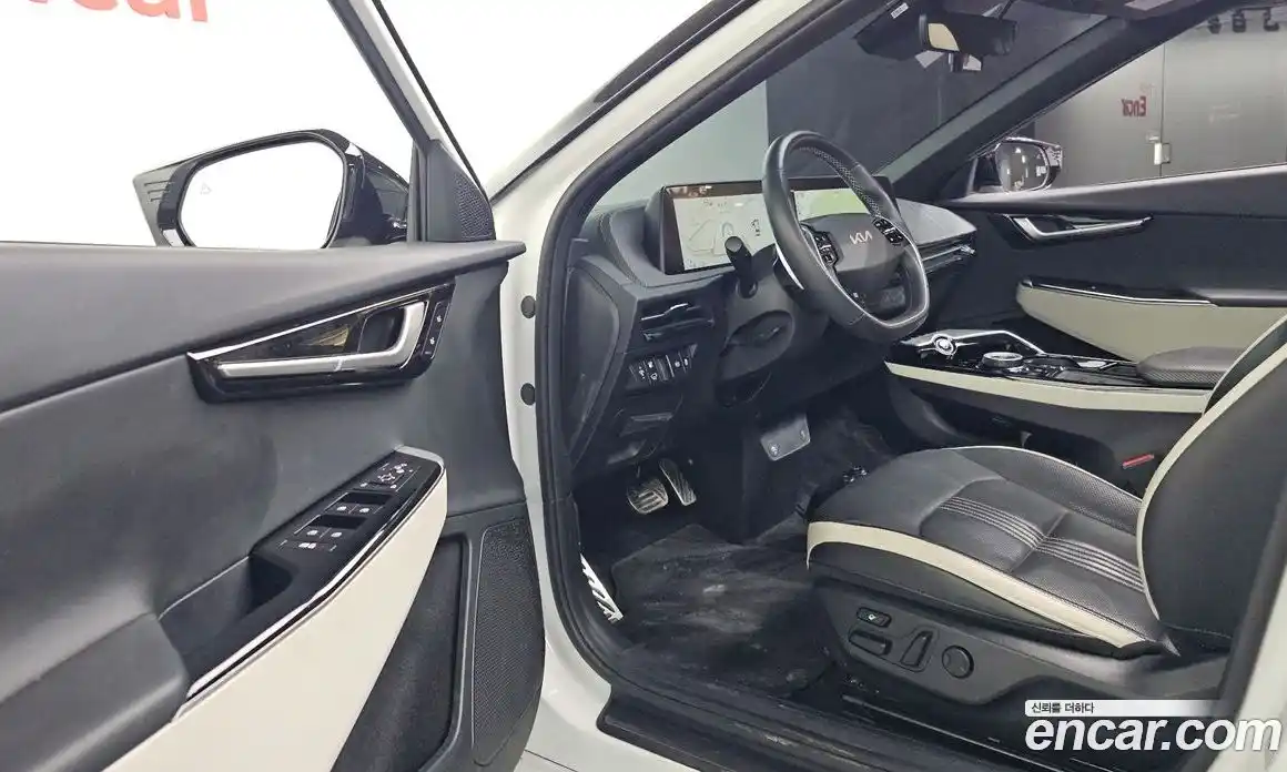 Kia EV6 2023 0.1 Автомат в Москве № 133557, фото 17