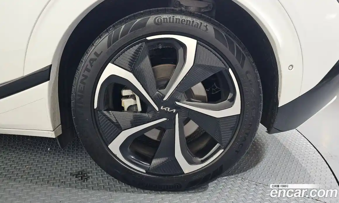 Kia EV6 2023 0.1 Автомат в Москве № 133557, фото 9