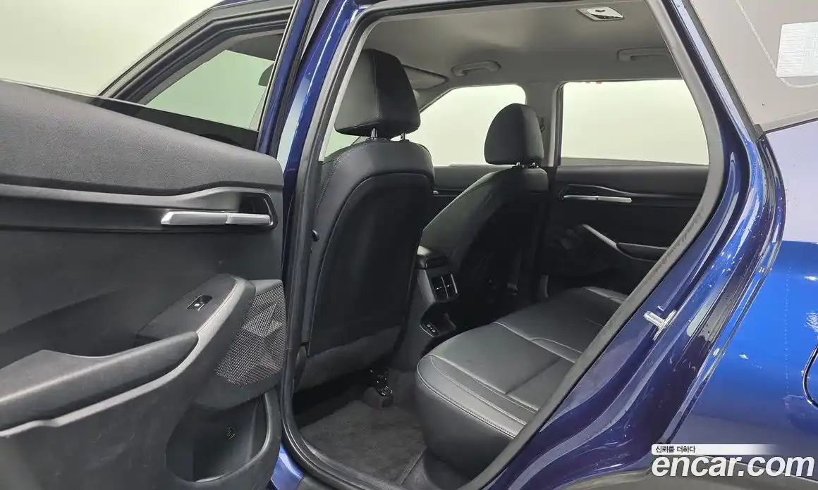 Kia Seltos 2023 2.0 Автомат в Москве № 133840, фото 3