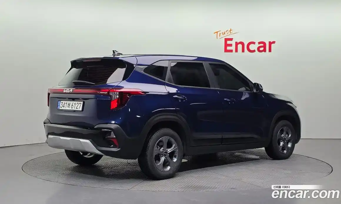 Kia Seltos 2023 2.0 Автомат в Москве № 133840, фото 4