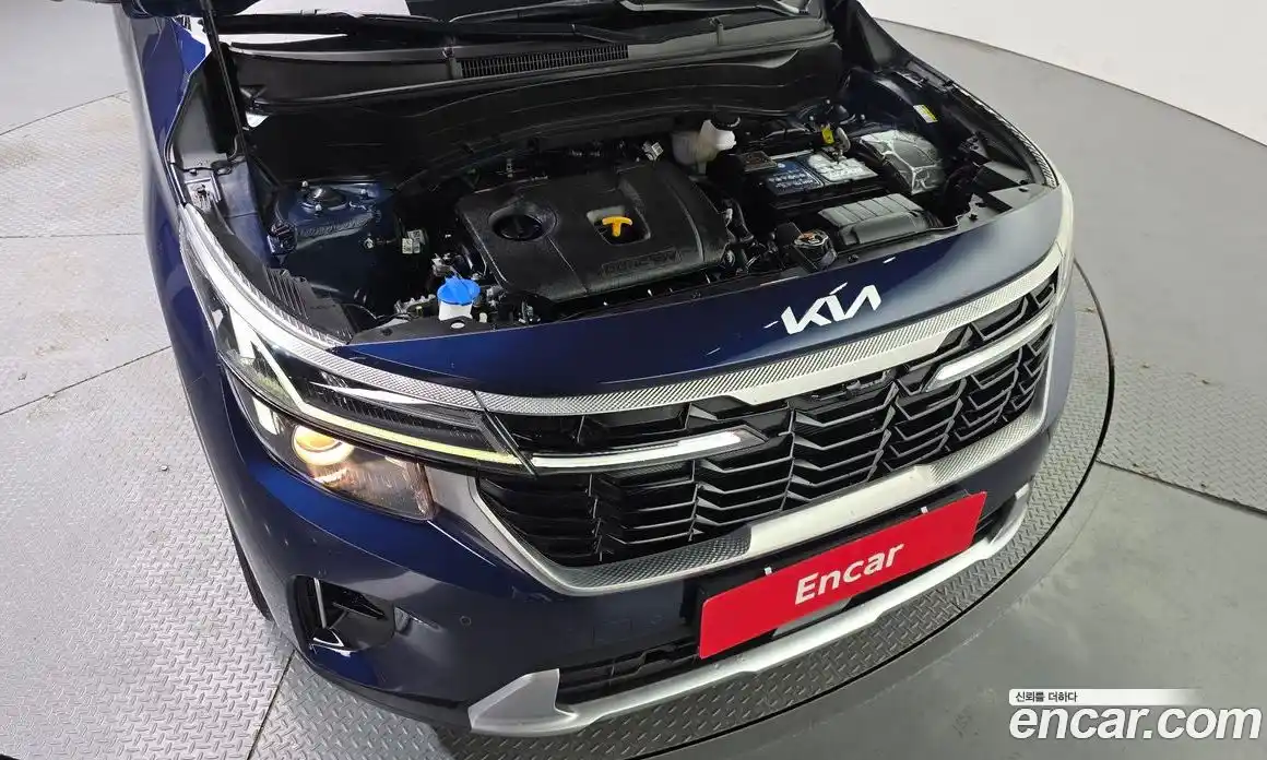 Kia Seltos 2023 2.0 Автомат в Москве № 133840, фото 5