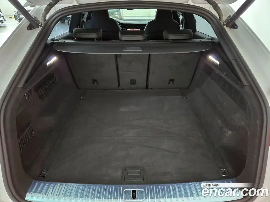 Audi Q8 2023 3.0 Автомат в Москве № 135292, фото 18