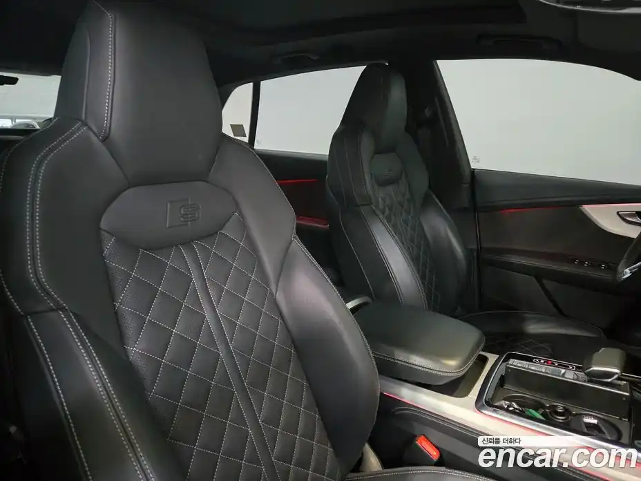 Audi Q8 2023 3.0 Автомат в Москве № 135292, фото 10