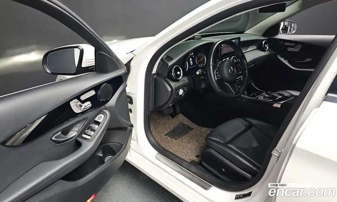 Mercedes-Benz C-Class 2019 2.0 Автомат в Москве № 141445, фото 17