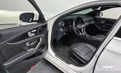 Mercedes-Benz E-Class 2023 2.0 Автомат в Москве № 141739, миниатюра 11