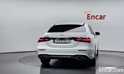 Mercedes-Benz E-Class 2023 2.0 Автомат в Москве № 141739, миниатюра 4