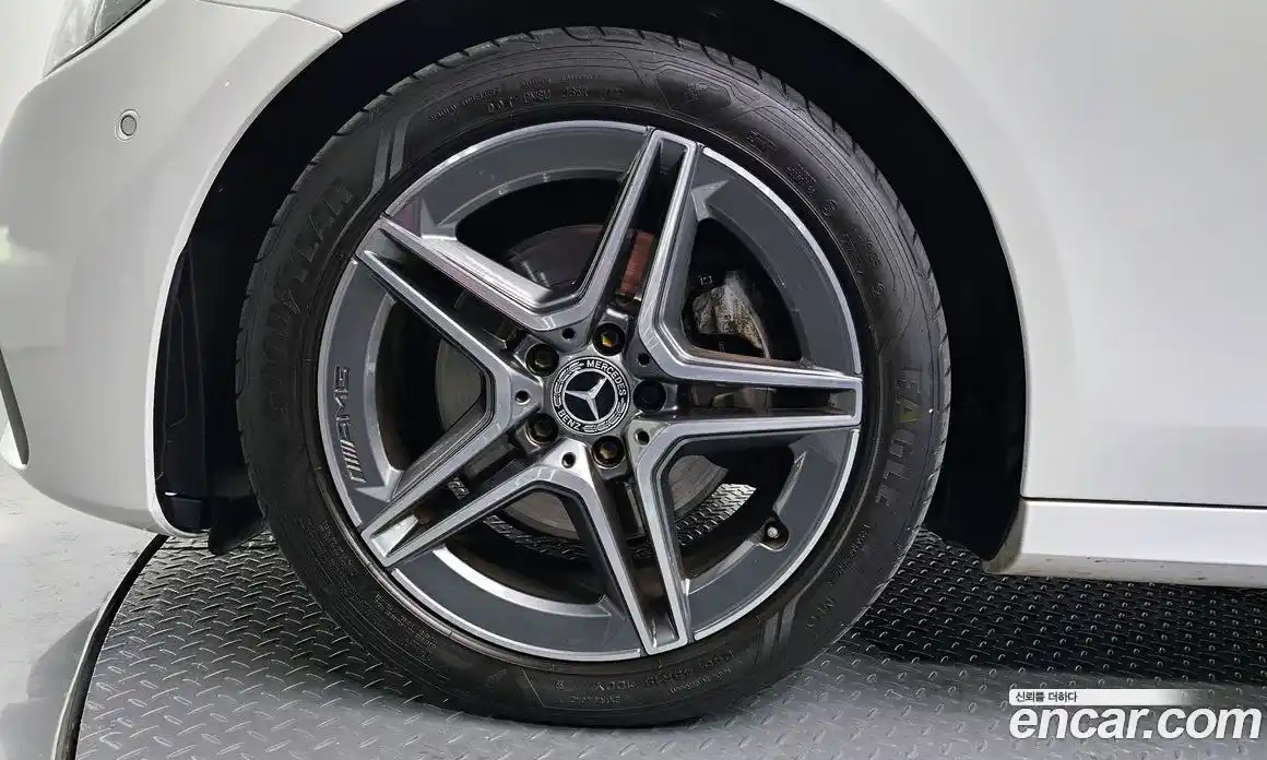 Mercedes-Benz E-Class 2023 2.0 Автомат в Москве № 141739, фото 5