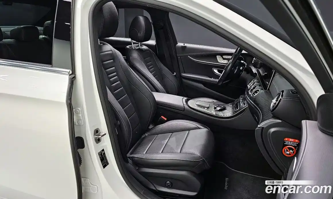 Mercedes-Benz E-Class 2023 2.0 Автомат в Москве № 141739, фото 10