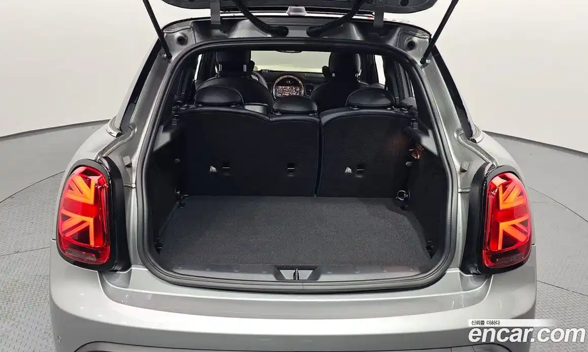 Mini Cooper 2024 2.0 Автомат в Москве № 144084, фото 12