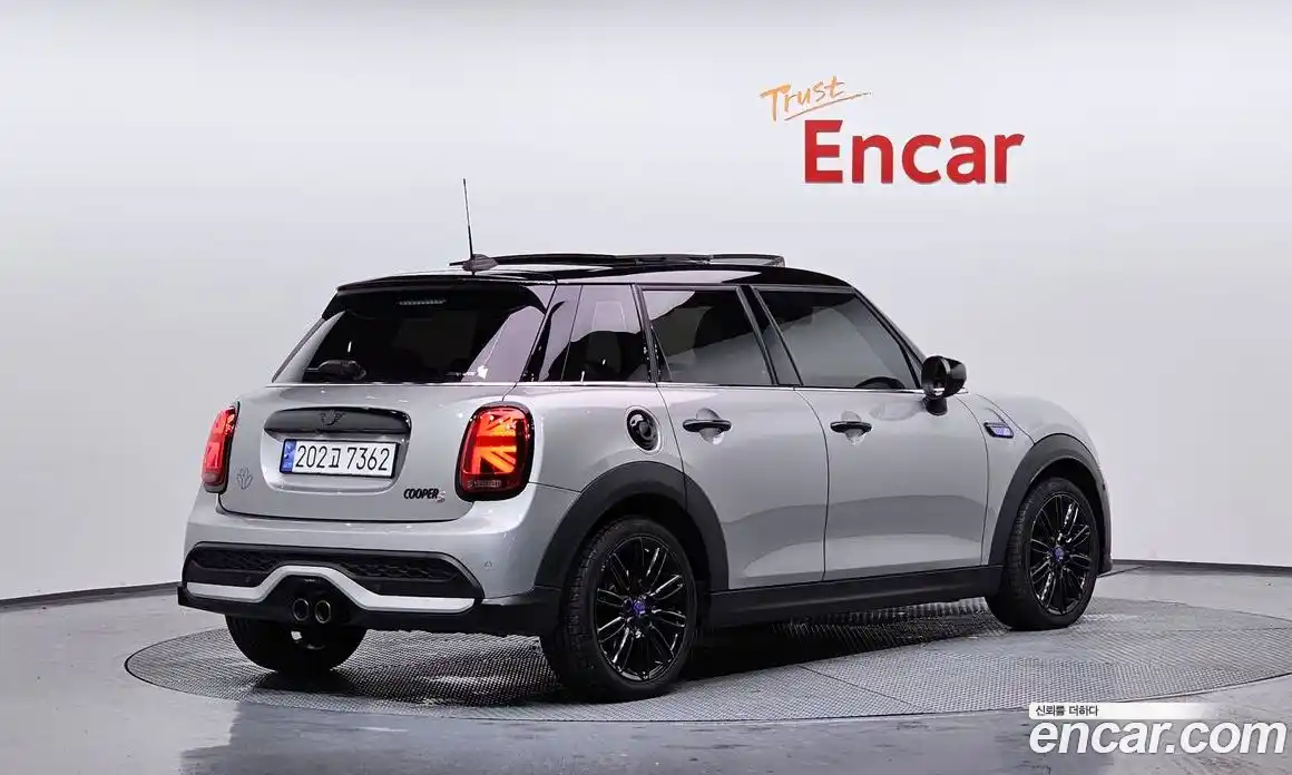 Mini Cooper 2024 2.0 Автомат в Москве № 144084, фото 13