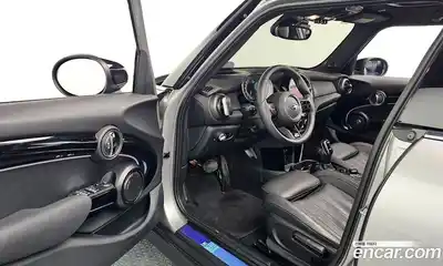 Mini Cooper 2024 2.0 Автомат в Москве № 144084, миниатюра 9