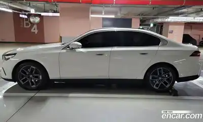 BMW 5-Series 2025 2.0 Автомат в Москве № 153703, миниатюра 2