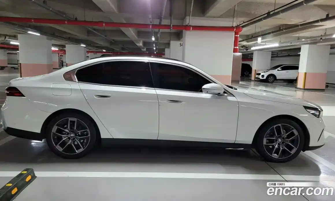 BMW 5-Series 2025 2.0 Автомат в Москве № 153703, фото 4