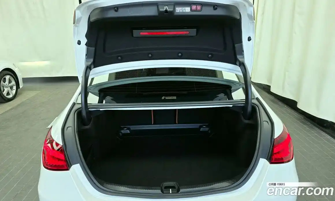 Mercedes-Benz C-Class 2025 2.0 Автомат в Москве № 160175, фото 1