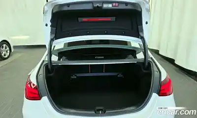 Mercedes-Benz C-Class, 2025