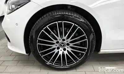 Mercedes-Benz C-Class 2025 2.0 Автомат в Москве № 160175, миниатюра 3
