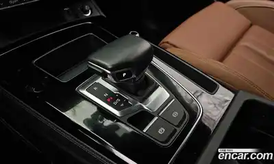 Audi Q5 2021 2.0 Автомат в Москве № 163468, миниатюра 2