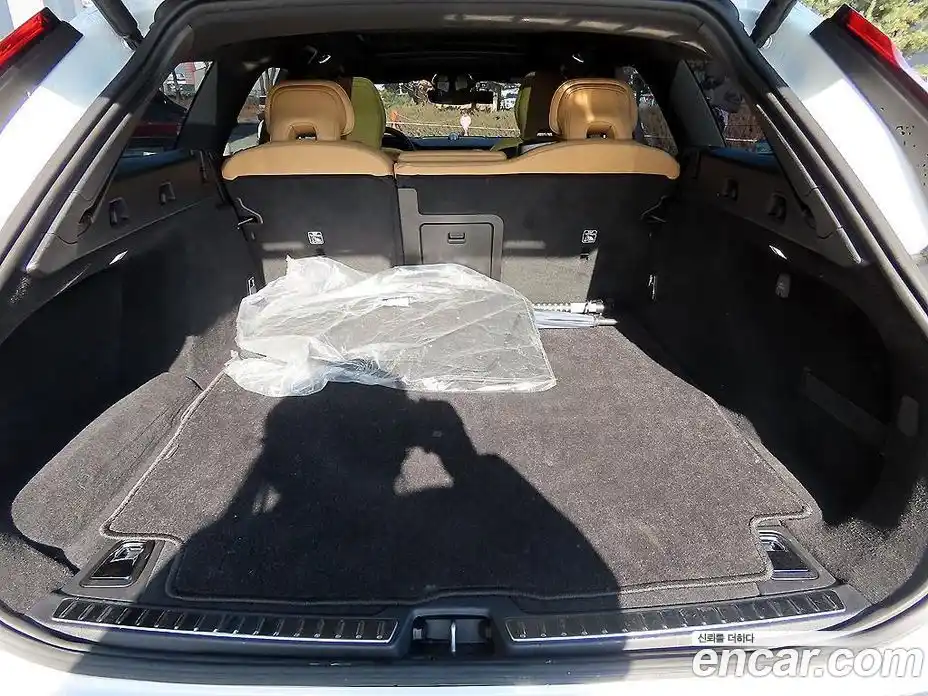 Volvo V90 2024 2.0 Автомат в Москве № 164234, фото 18