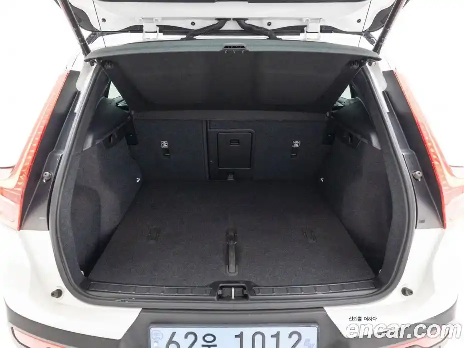 Volvo XC40 2024 1.0 Автомат в Москве № 164730, фото 17