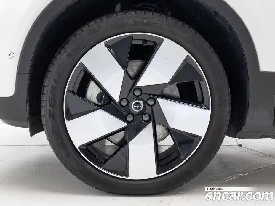 Volvo XC40 2024 1.0 Автомат в Москве № 164730, фото 5