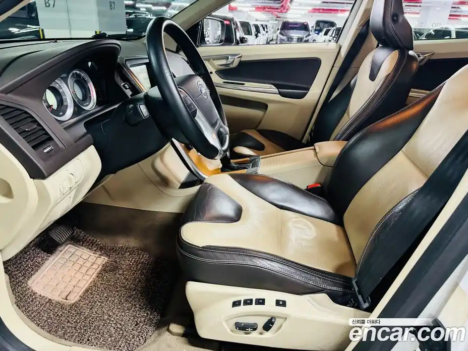 Volvo XC60 2013 2.0 Автомат в Москве № 164838, фото 11