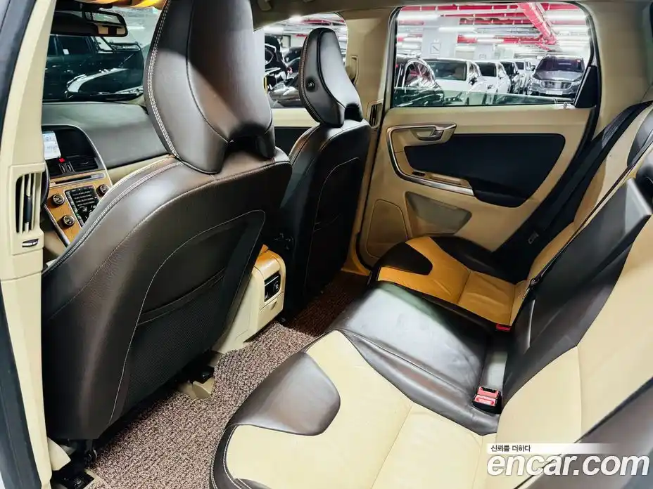 Volvo XC60 2013 2.0 Автомат в Москве № 164838, фото 13