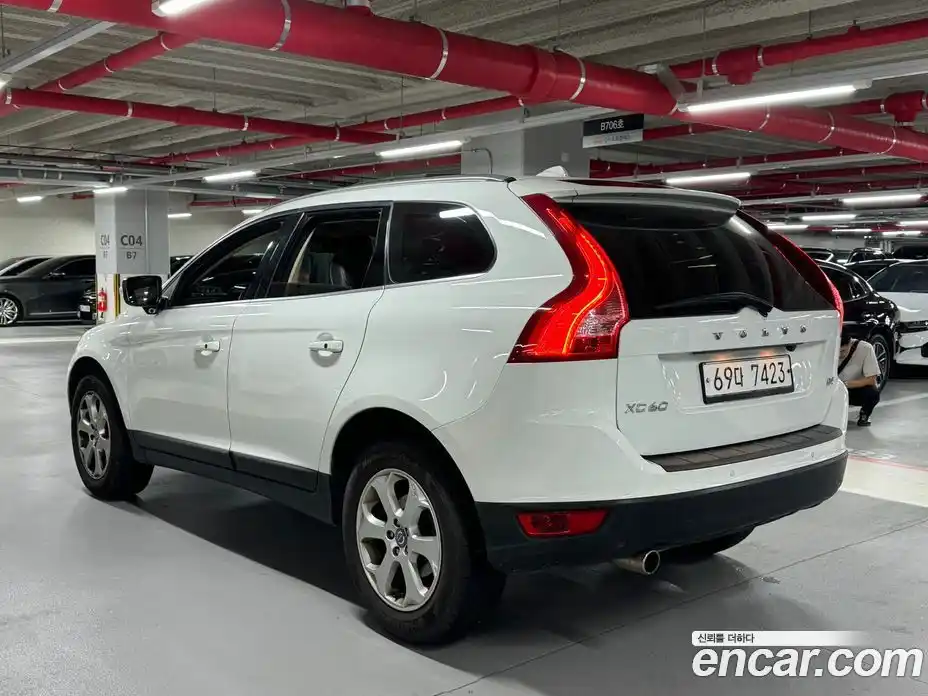 Volvo XC60 2013 2.0 Автомат в Москве № 164838, фото 3