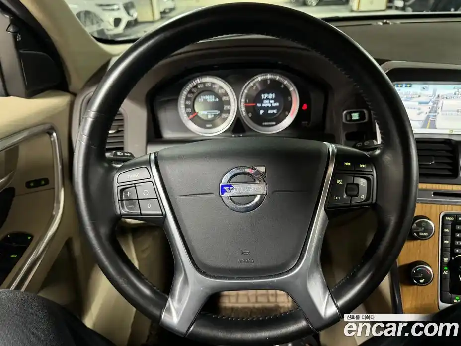 Volvo XC60 2013 2.0 Автомат в Москве № 164838, фото 8