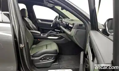 Porsche Cayenne 2024 3.0 Автомат в Москве № 165118, миниатюра 11