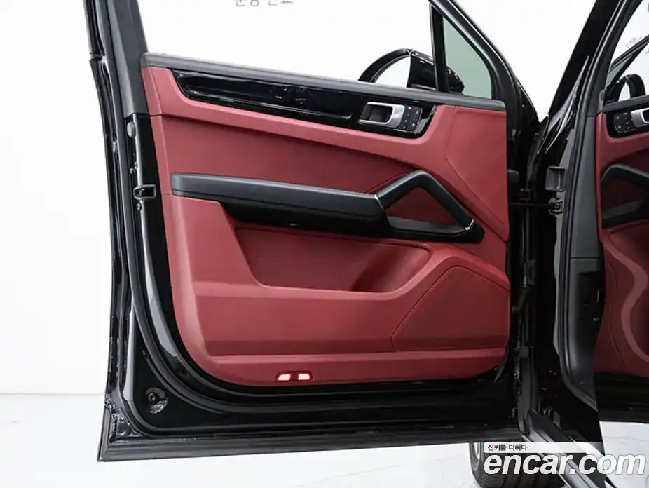 Porsche Cayenne 2023 3.0 Автомат в Москве № 165787, фото 16