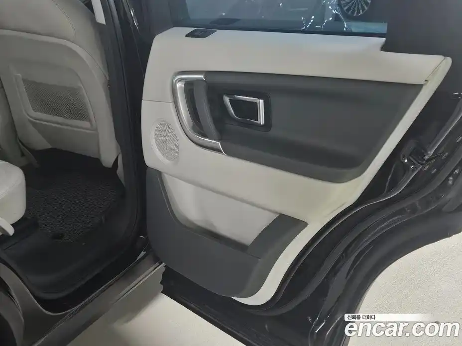 Land Rover Discovery Sport 2016 2.0 Автомат в Москве № 166326, фото 13