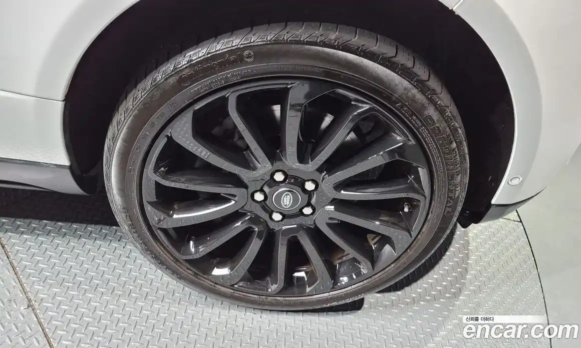 Land Rover Range-Rover 2017 5.0 Автомат в Москве № 166328, фото 5