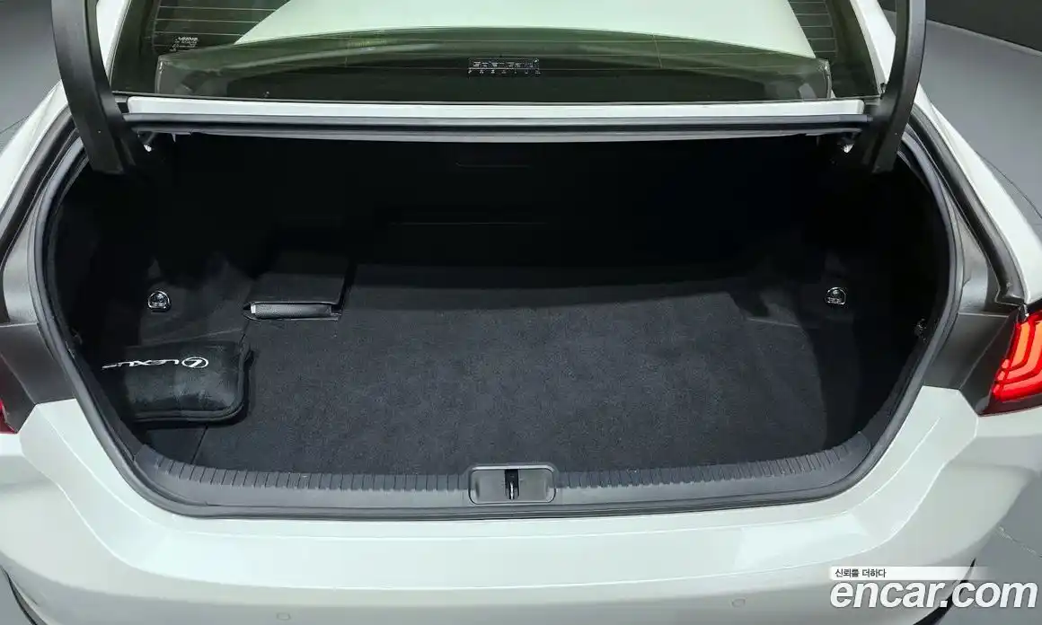 Lexus ES 2019 2.5 Автомат в Москве № 168132, фото 14