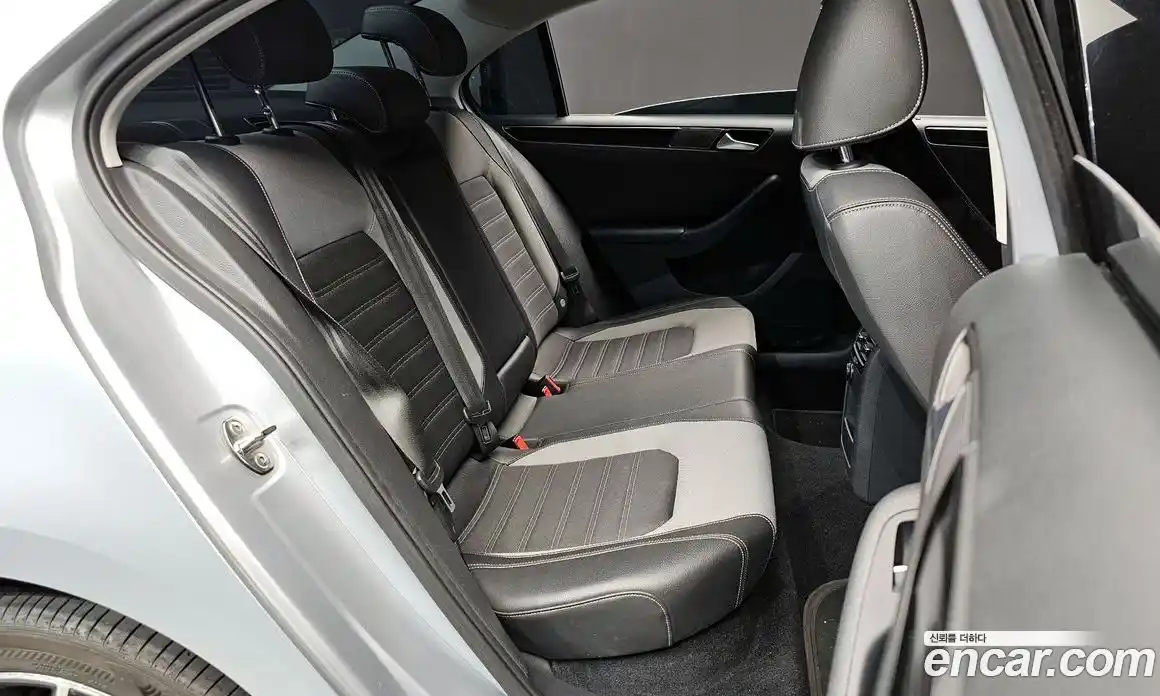 Volkswagen Jetta 2015 2.0 Автомат в Москве № 168920, фото 17