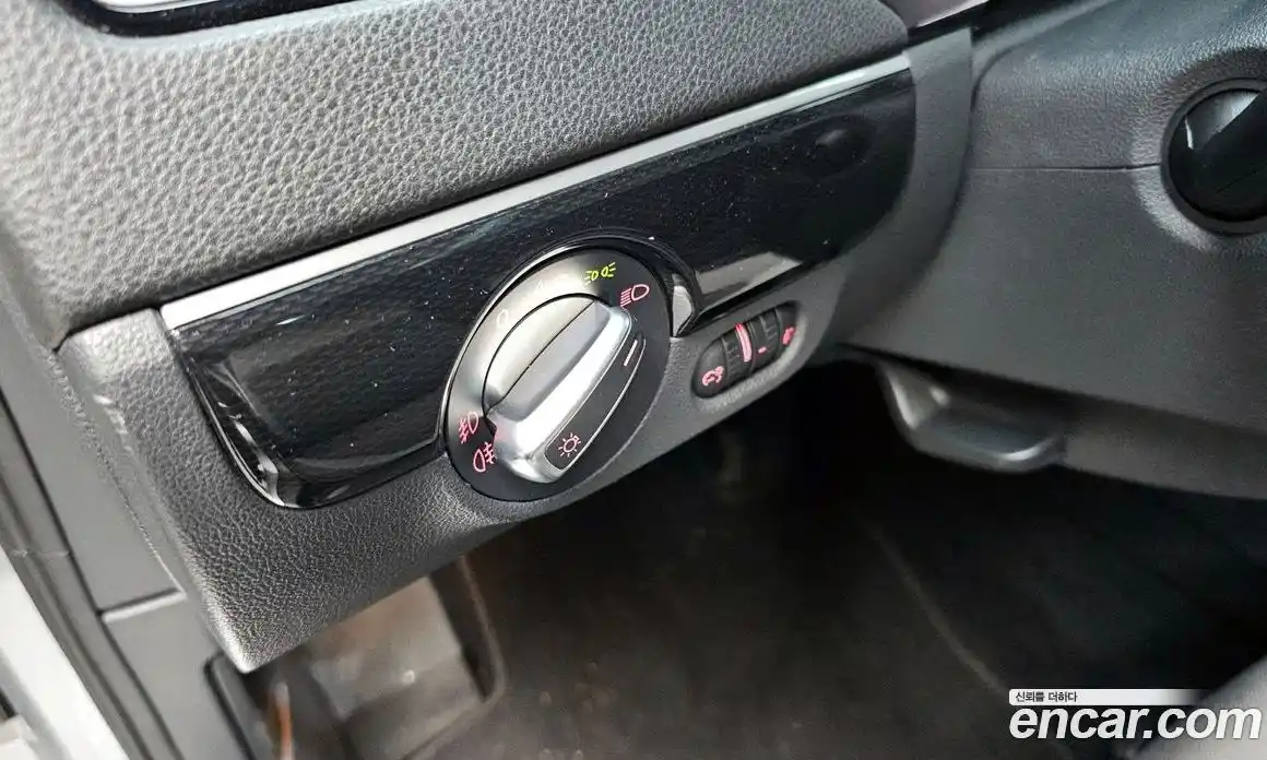 Volkswagen Jetta 2015 2.0 Автомат в Москве № 168920, фото 4