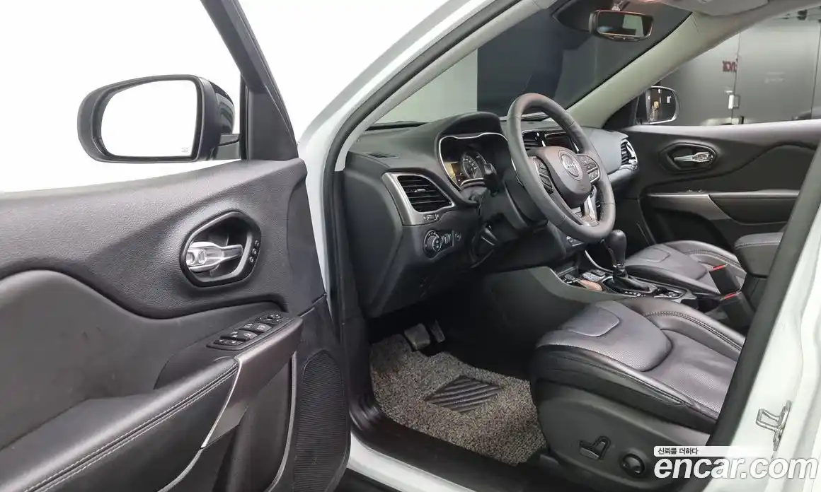 Jeep Cherokee 2022 2.4 Автомат в Москве № 169352, фото 10