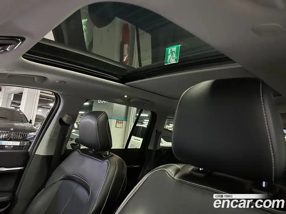 Jeep Cherokee 2023 3.6 Автомат в Москве № 169975, фото 16