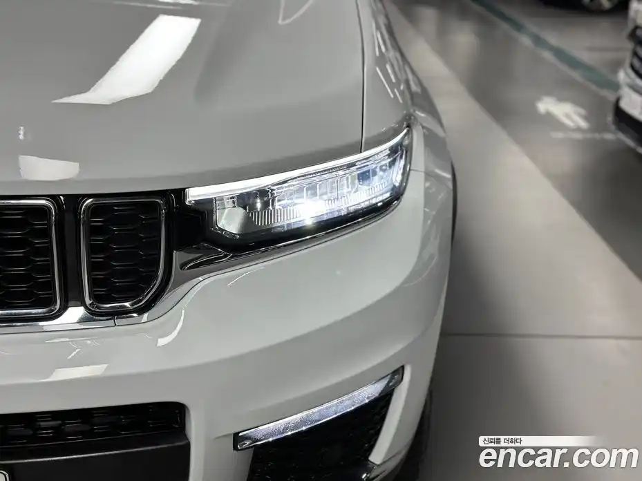 Jeep Cherokee 2023 3.6 Автомат в Москве № 169975, фото 3