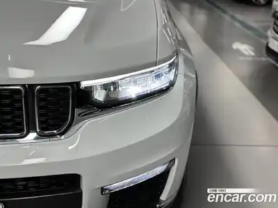 Jeep Cherokee 2023 3.6 Автомат в Москве № 169975, миниатюра 3