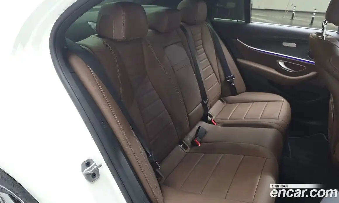 Mercedes-Benz E-Class 2022 2.0 Автомат в Москве № 178042, фото 13