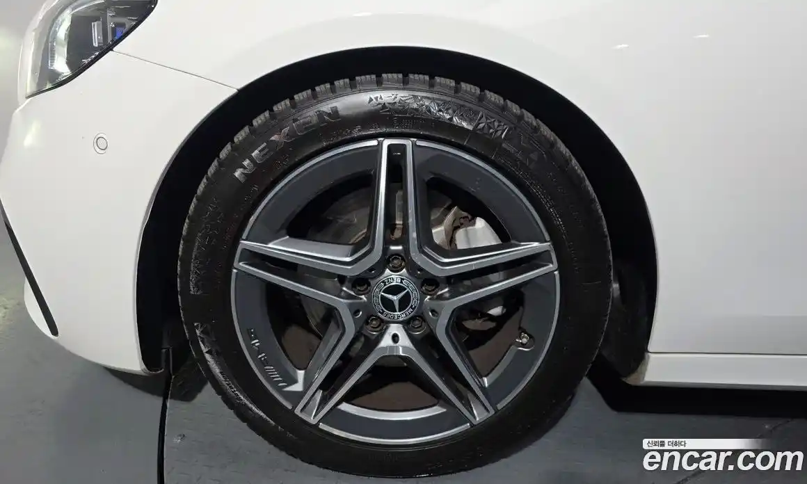 Mercedes-Benz E-Class 2022 2.0 Автомат в Москве № 178042, фото 10