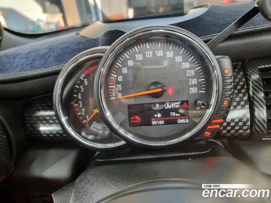 Mini Cooper Convertible 2017 2.0 Автомат в Москве № 188615, фото 11