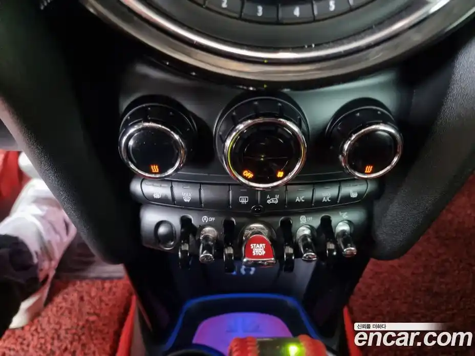 Mini Cooper Convertible 2017 2.0 Автомат в Москве № 188615, фото 16