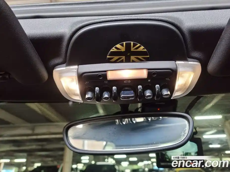 Mini Cooper Convertible 2017 2.0 Автомат в Москве № 188615, фото 20