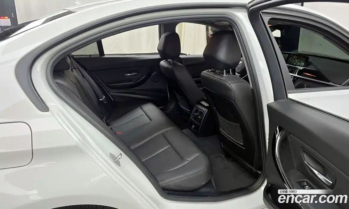 BMW 3-Series 2018 2.0 Автомат в Москве № 191666, фото 7