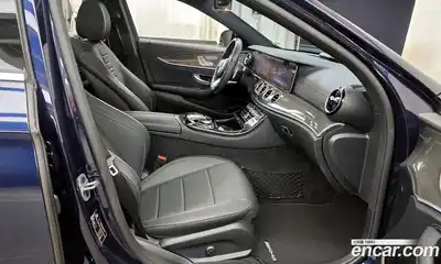 Mercedes-Benz E-Class 2019 2.0 Автомат в Москве № 193994, миниатюра 3