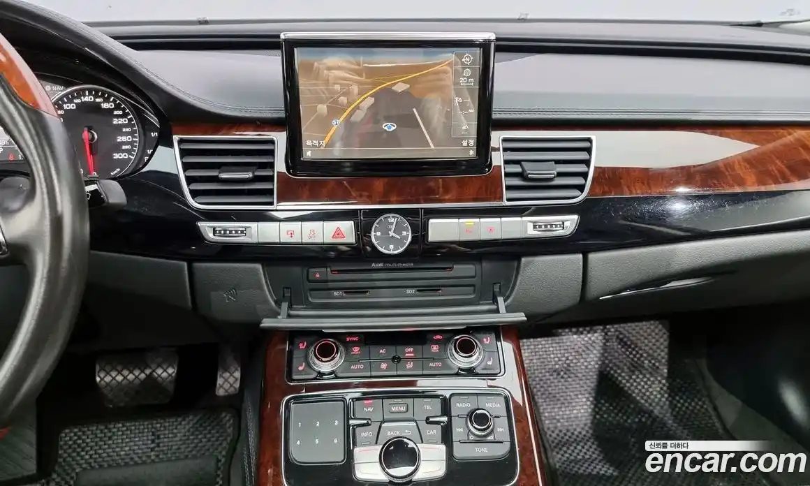 Audi A8 2012 4.2 Автомат в Москве № 196708, фото 14