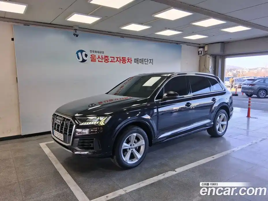 Audi Q7 2020 3.0 Автомат в Москве № 196723, фото 1