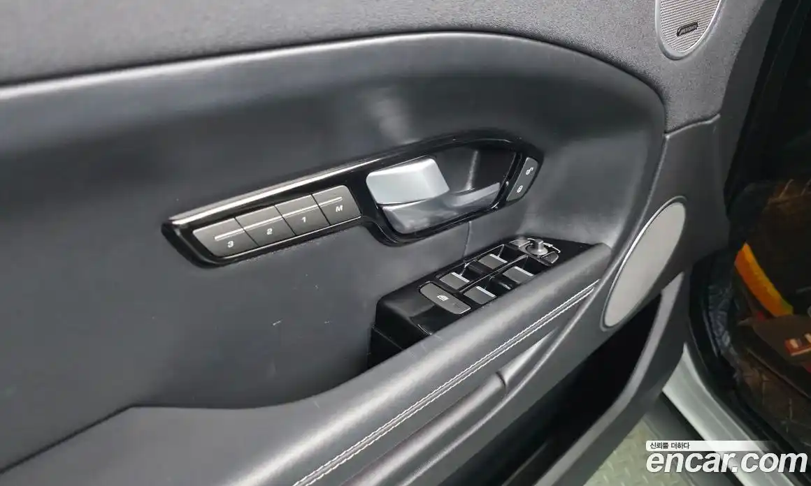 Land Rover Range-Rover Evoque 2016 2.0 Автомат в Москве № 198216, фото 12